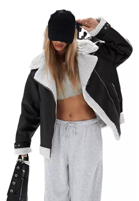 Sieviešu melna baikeru jaka ar kazādas Loren