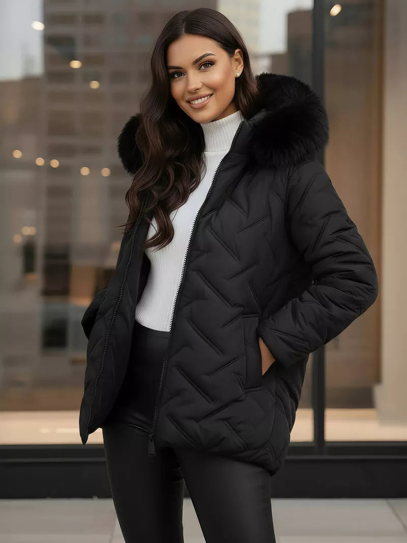 Moteriška juoda žieminė striukė su gobtuvu Levi