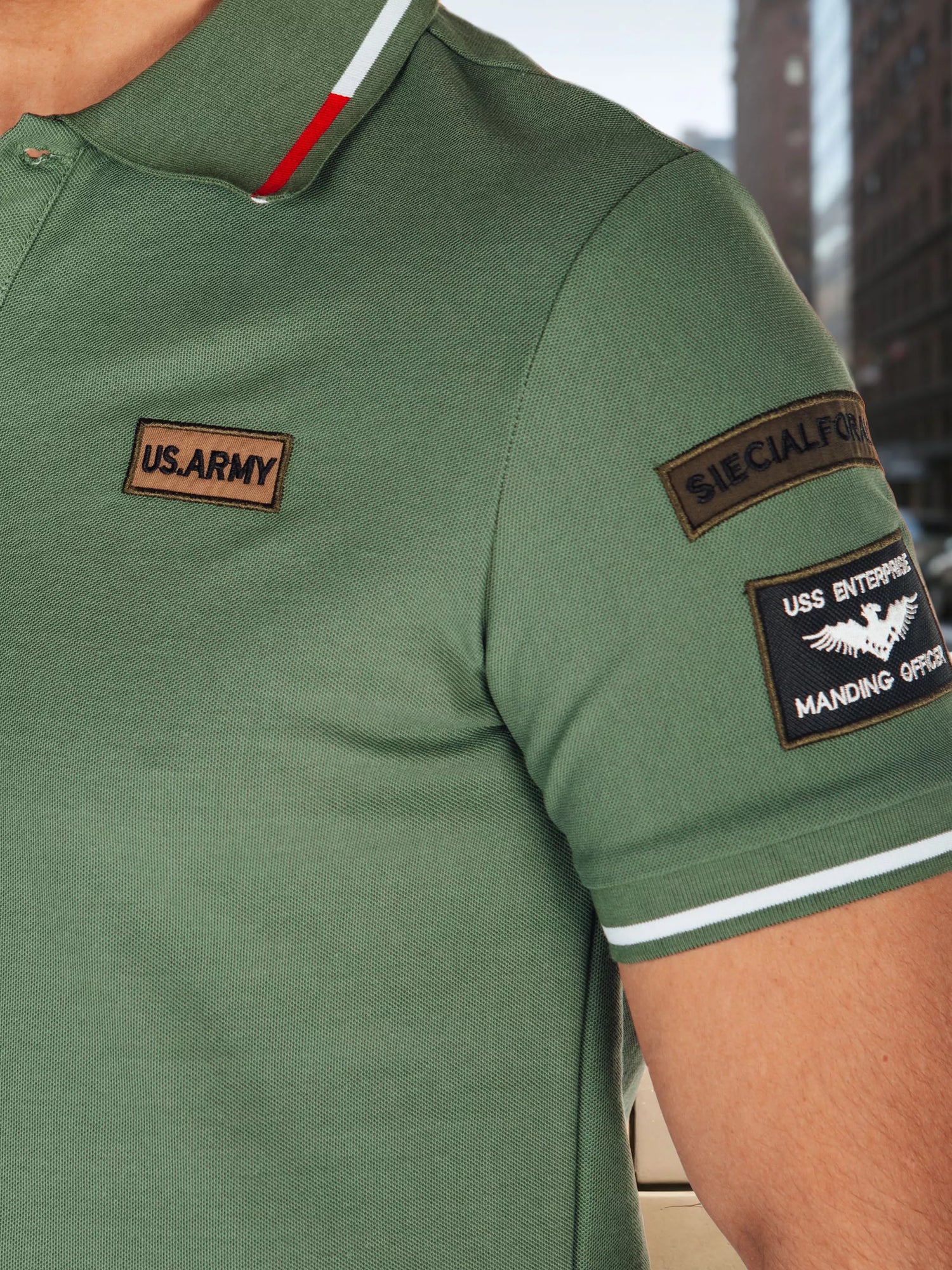 Vīriešu polo krekls ar uzšuvēm, zaļš ASV armijas