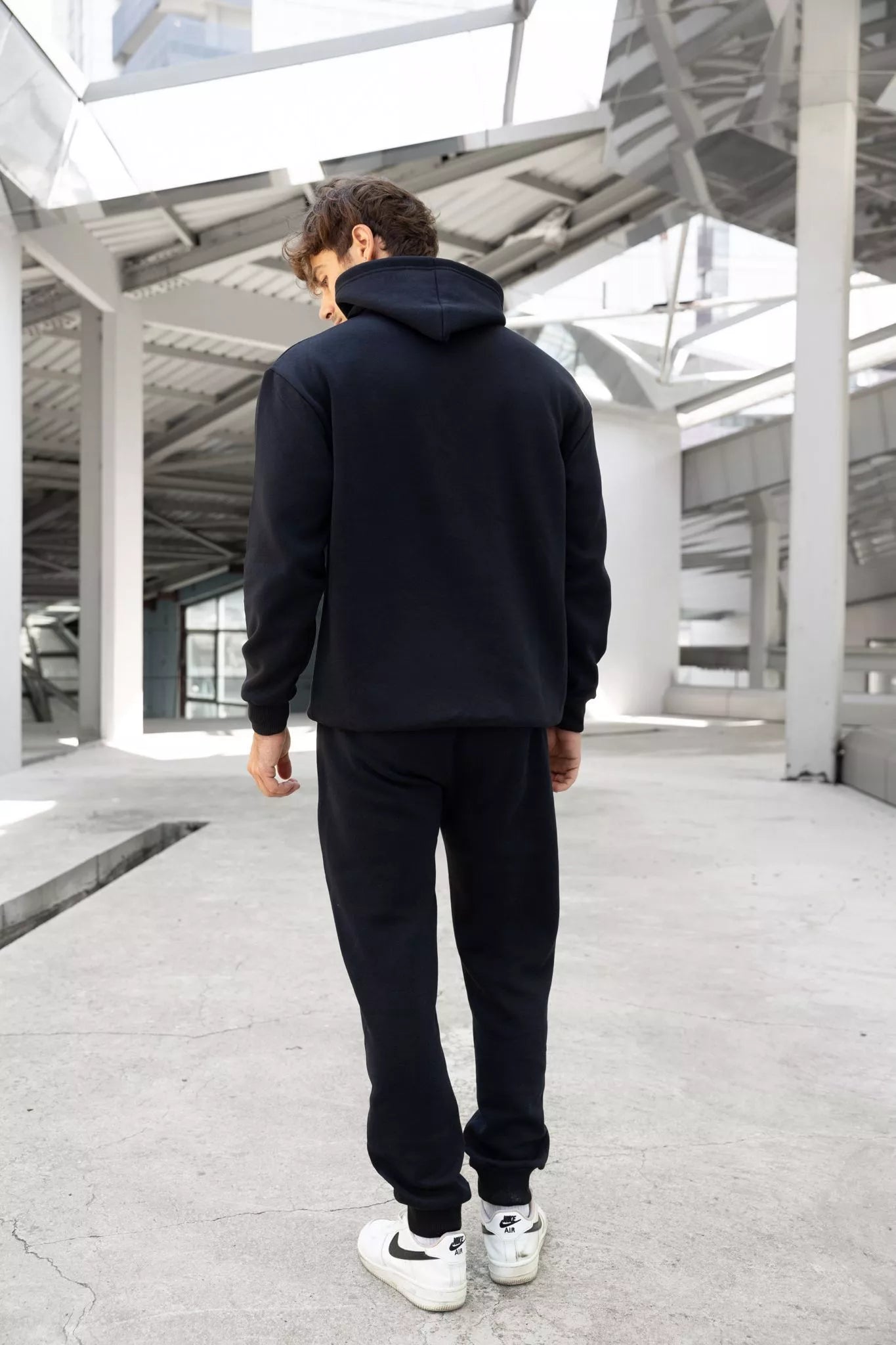 Melns vīriešu komplekts ar kapuci Agero