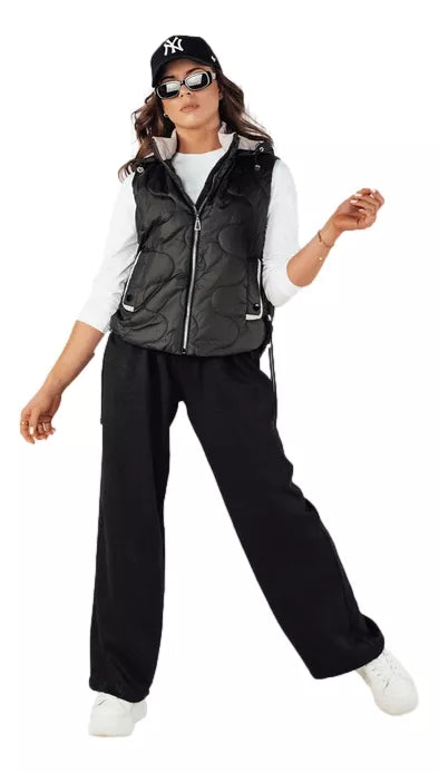 Sieviešu melna veste ar kapuci Teros 