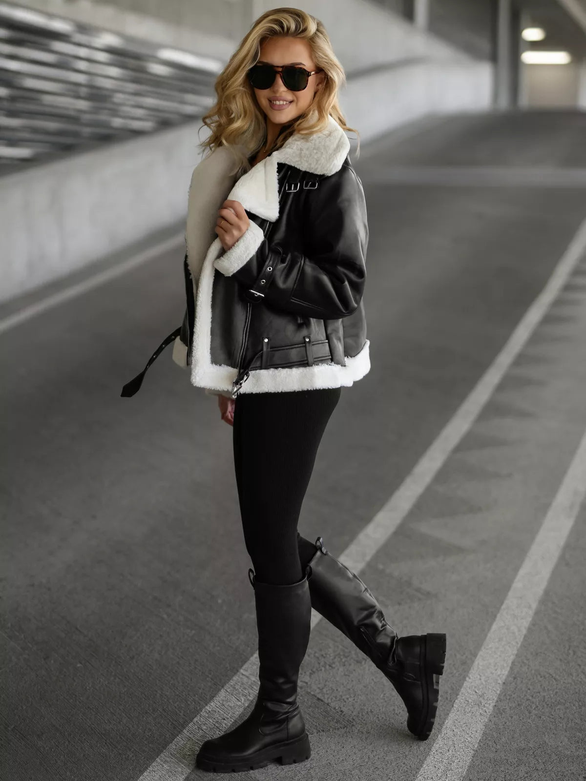 Sieviešu melna ādas jaka ar baltu kažokādu Elen