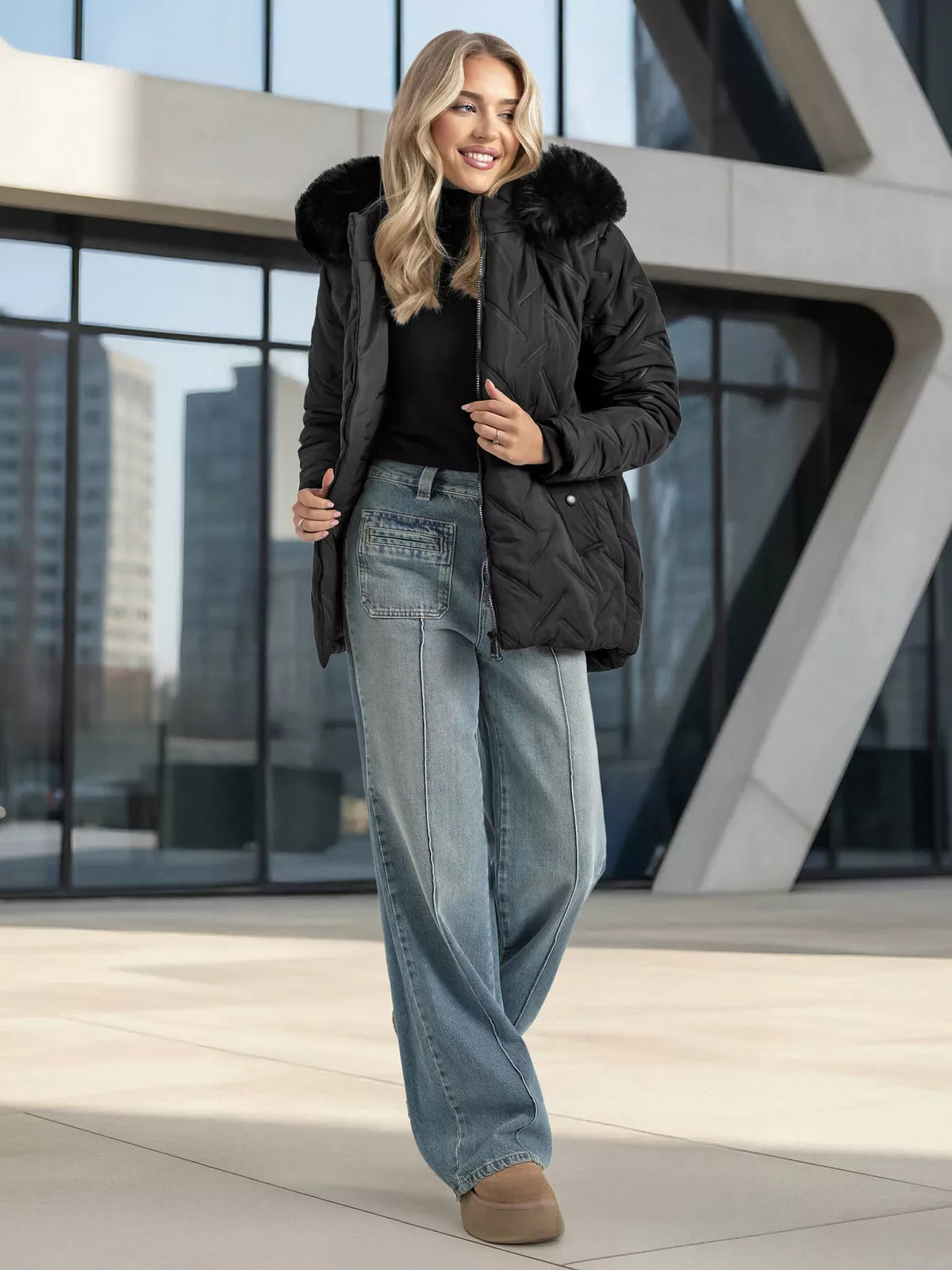 Sieviešu melna ziemas jaka ar kapuci Levi