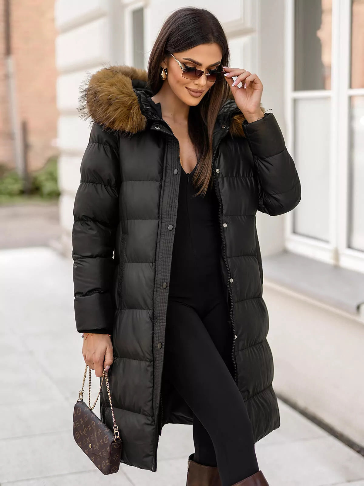 Sieviešu melna ziemas jaka ar kapuci Merin