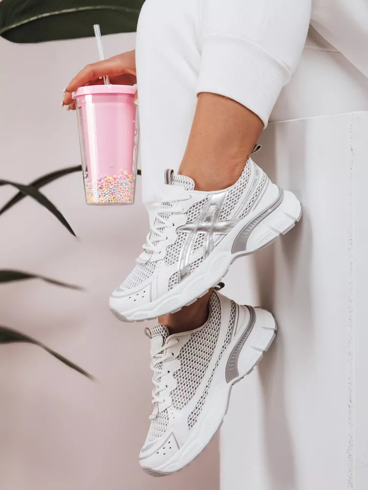 Sieviešu balti ikdienas apavi ar sudrabainām detaļām Dinamic