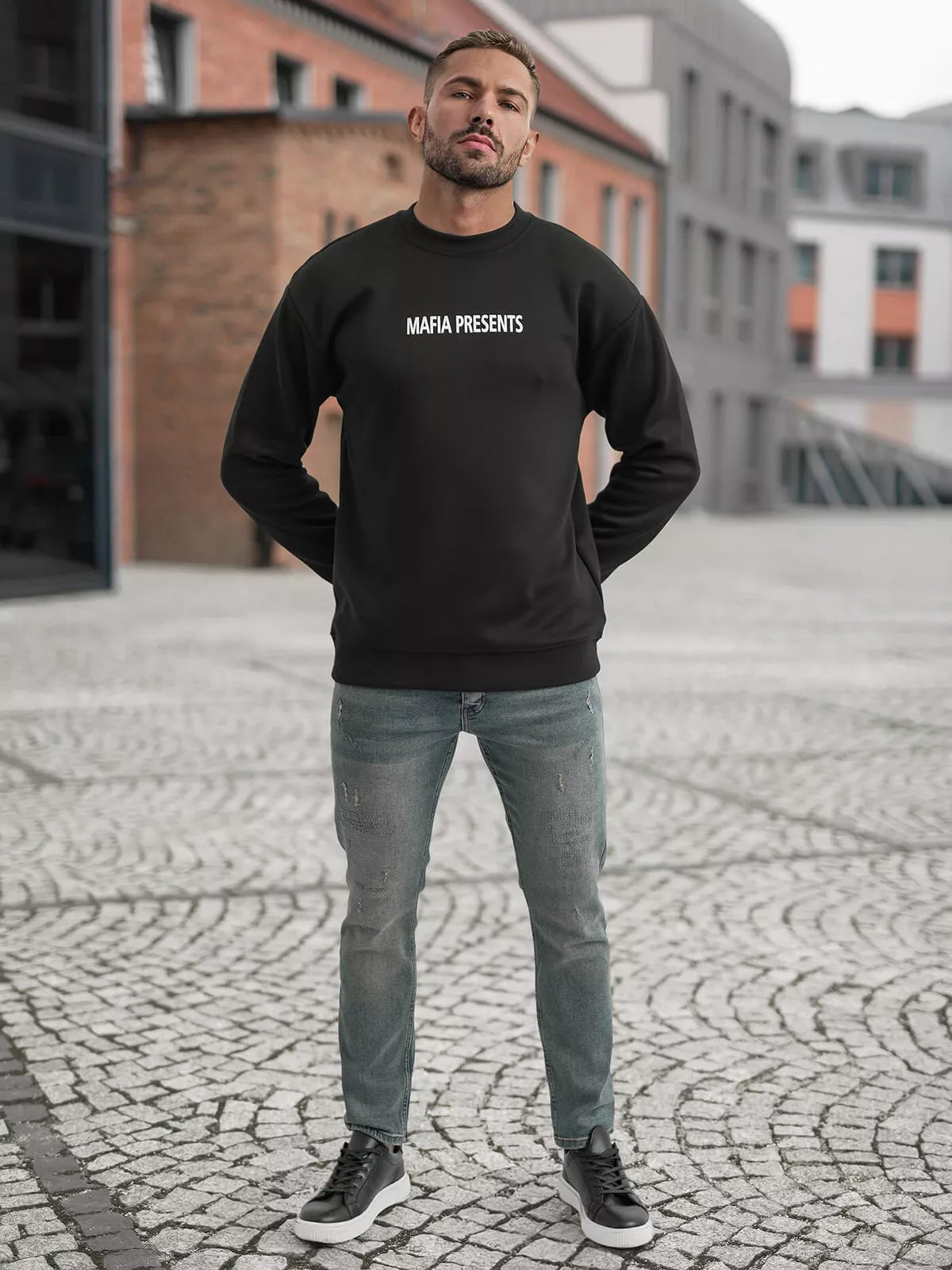 Vīriešu melns kapučjakas krekls "Mafia"