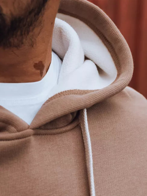 Vīriešu brūns zvaigžņu kapučjakas