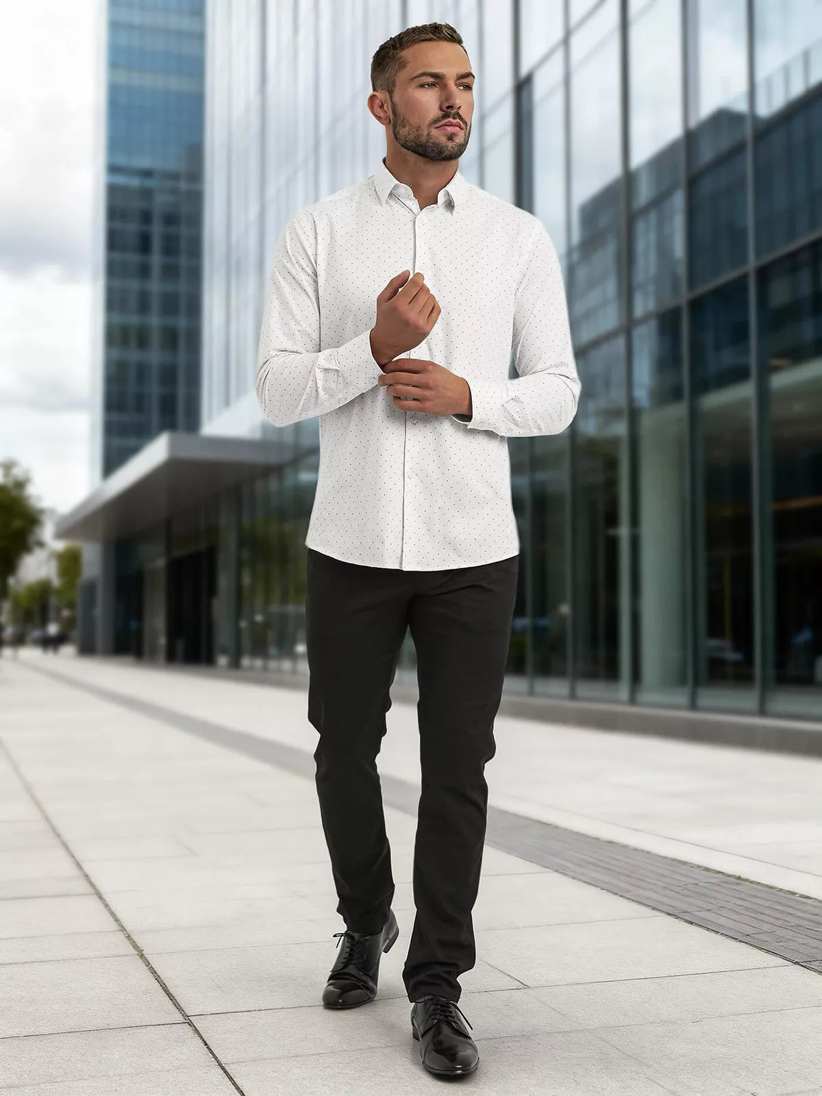 Vīriešu balts krekls ar punktiņiem, raksts "Royal"