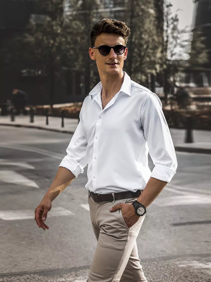 Balts krekls Intensīvs