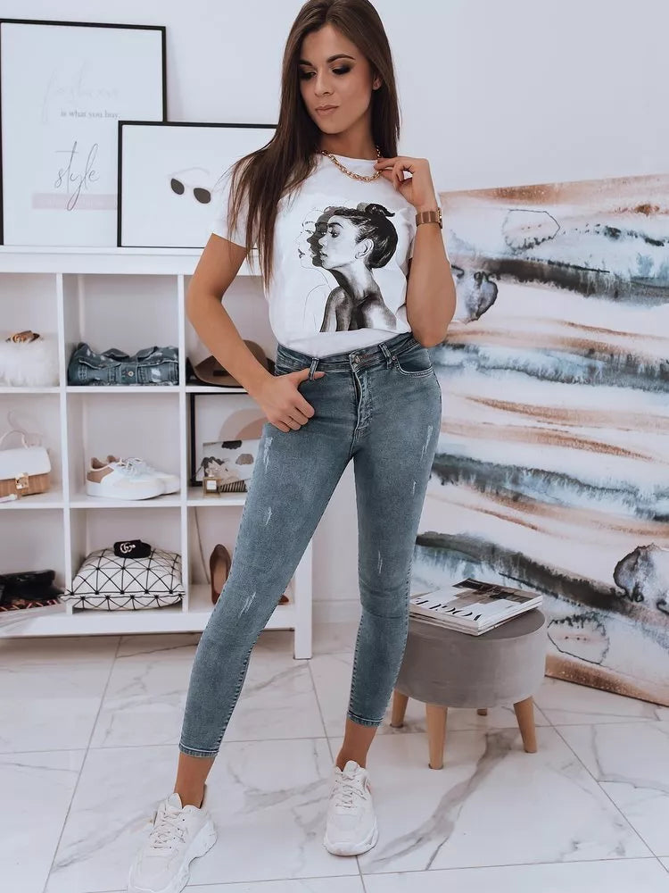 Sieviešu balts T-krekls ar uzrakstu "Face"