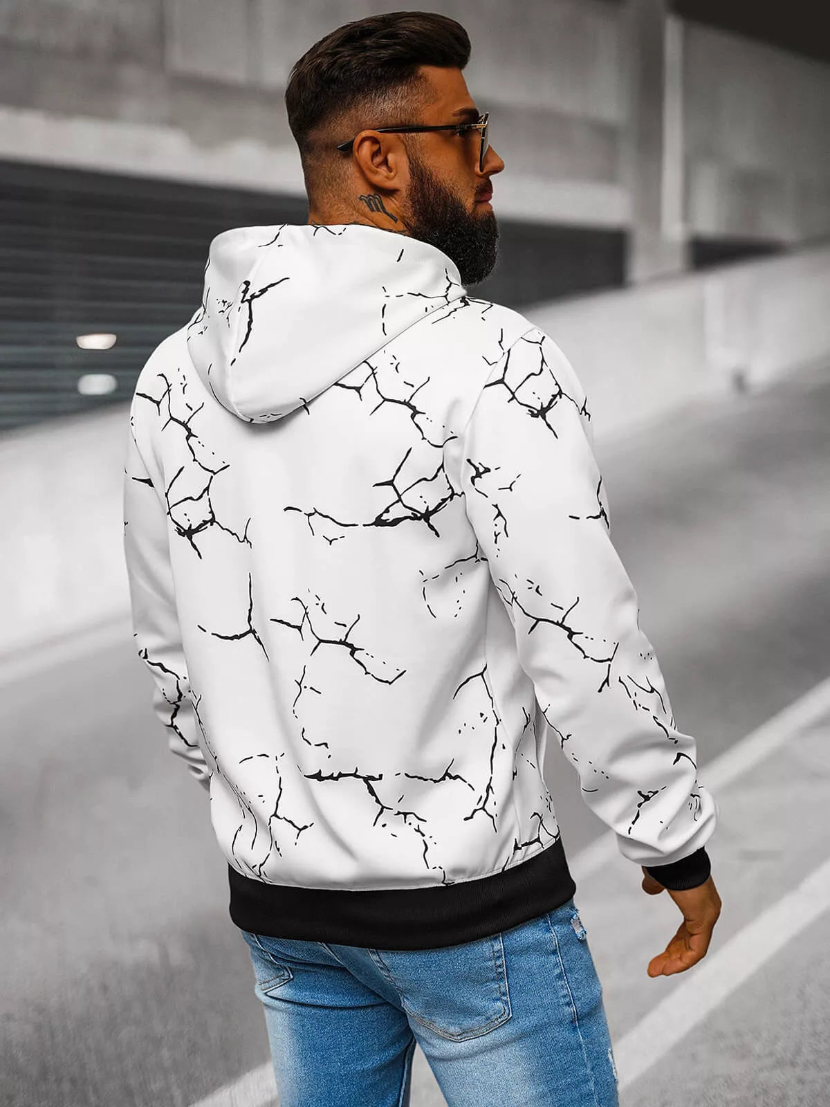 Albānas balts džemperis