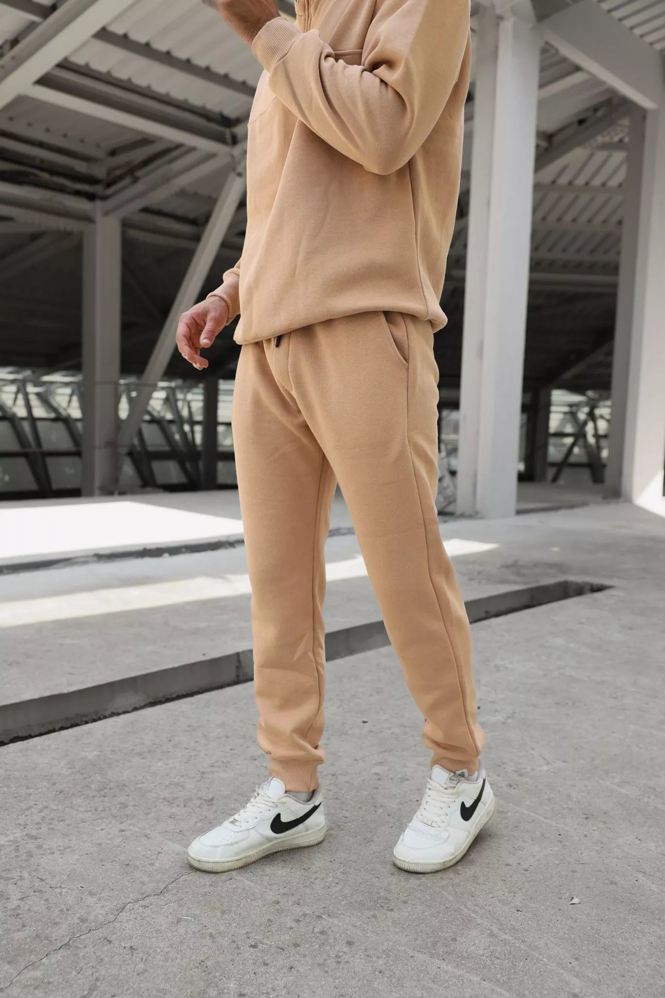 Bēšs vīriešu komplekts Lipo