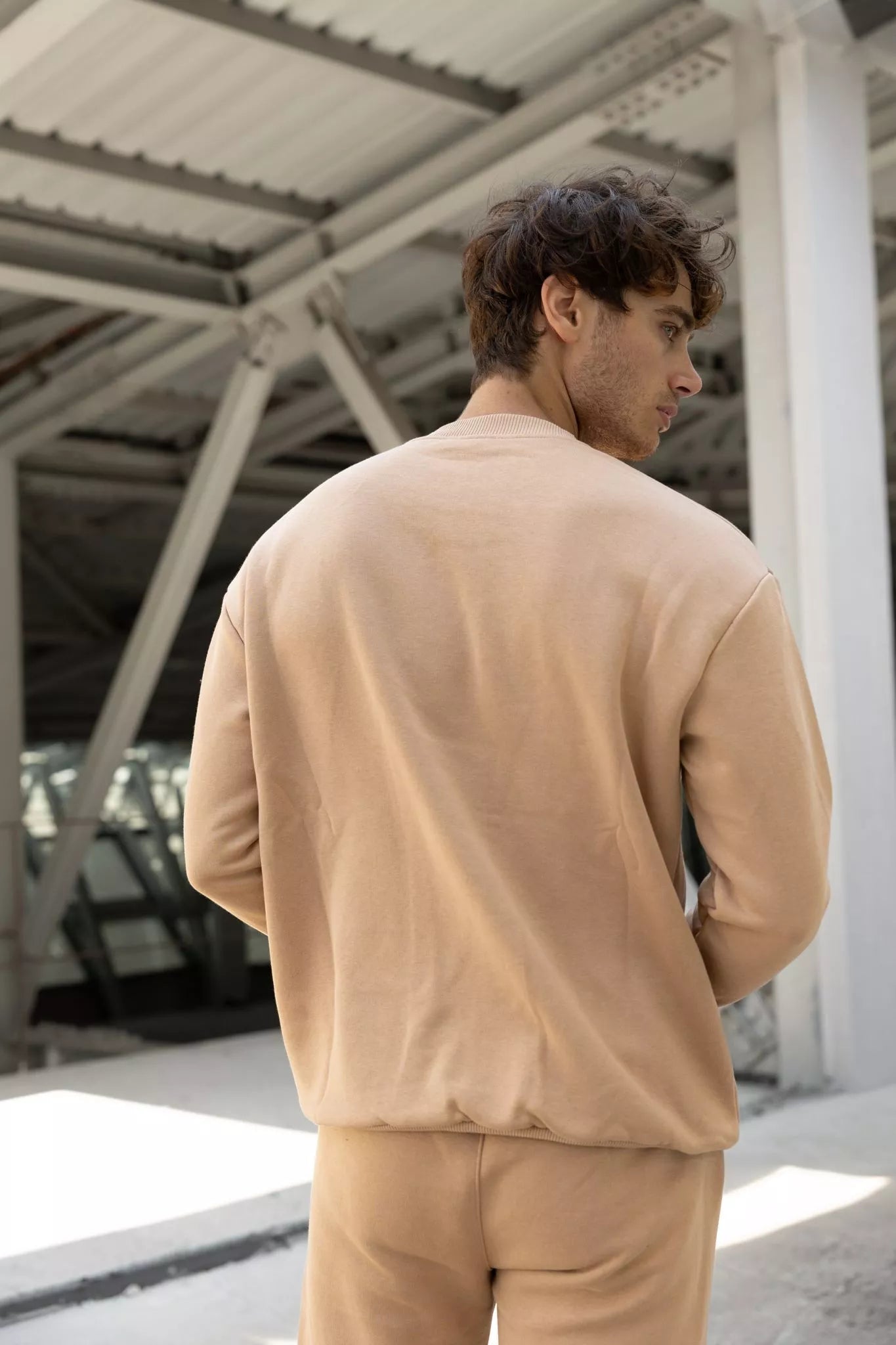 Bēšs vīriešu komplekts Lipo