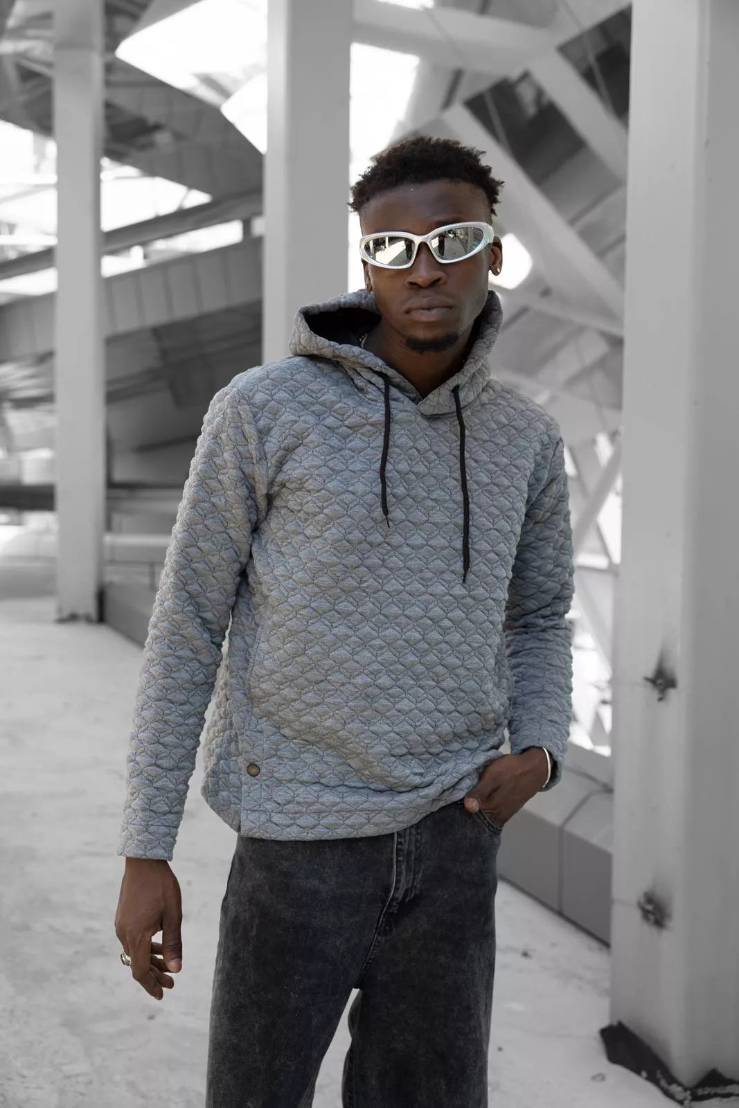 Pelēks kapučjakas rombs