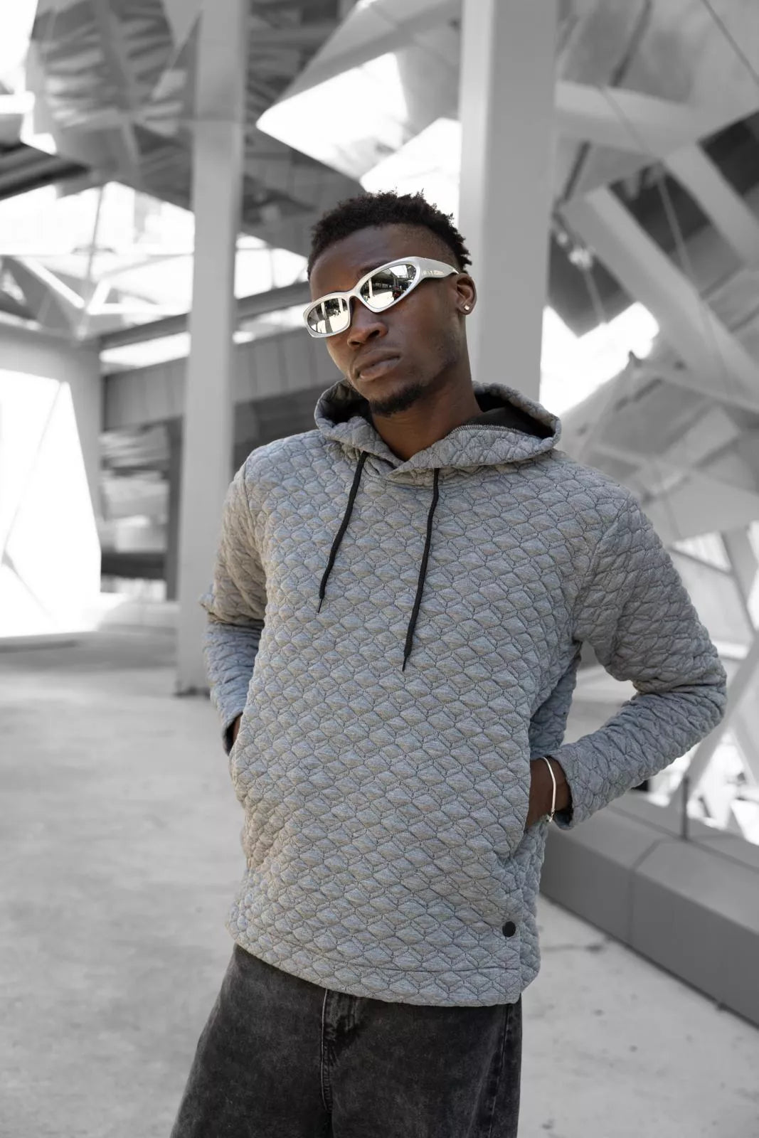 Pelēks kapučjakas rombs