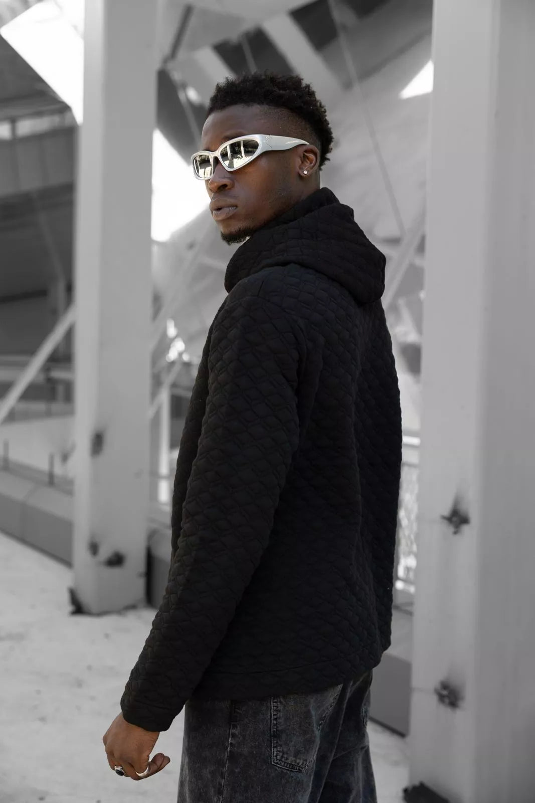 Melns kapučjakas rombs