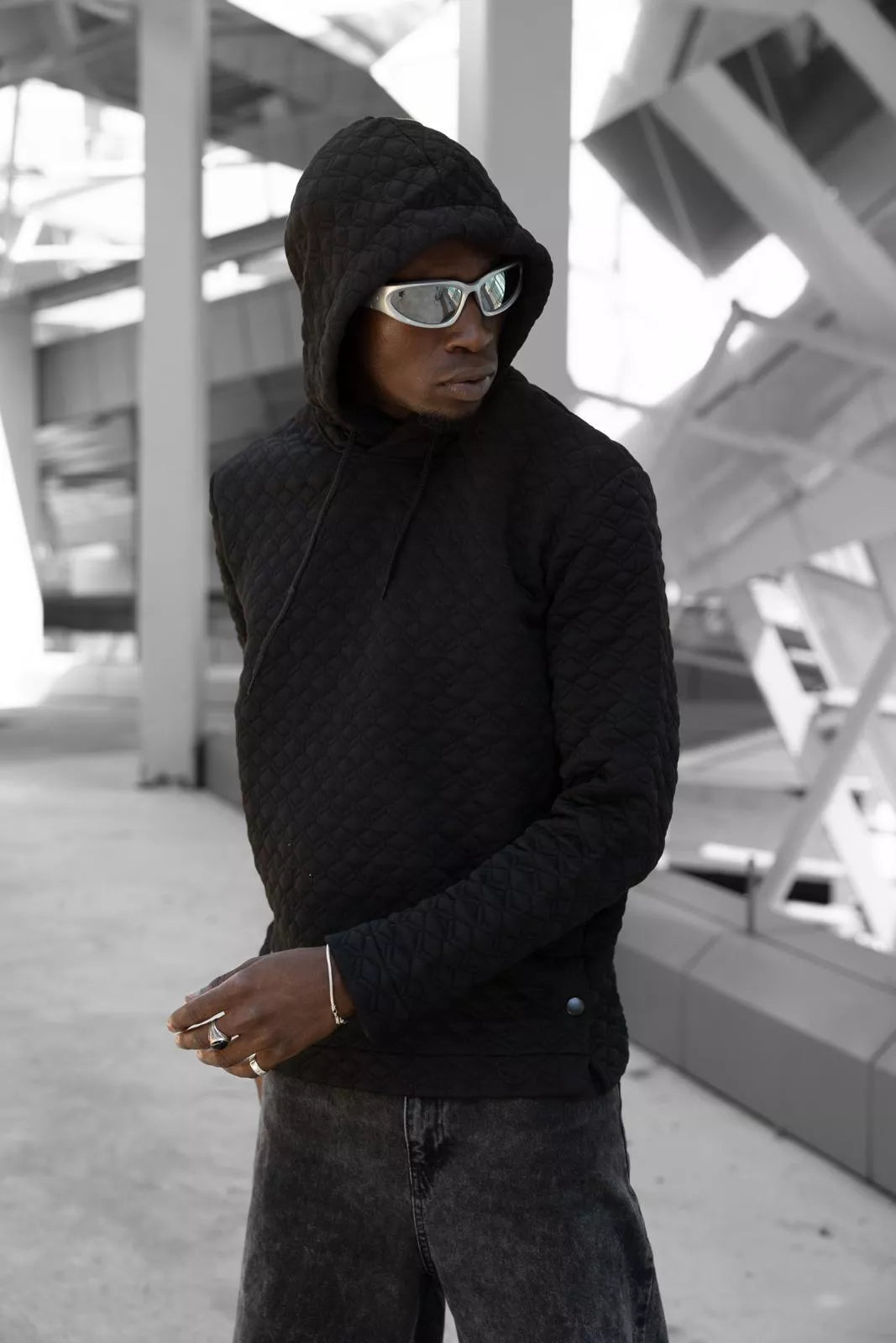 Melns kapučjakas rombs