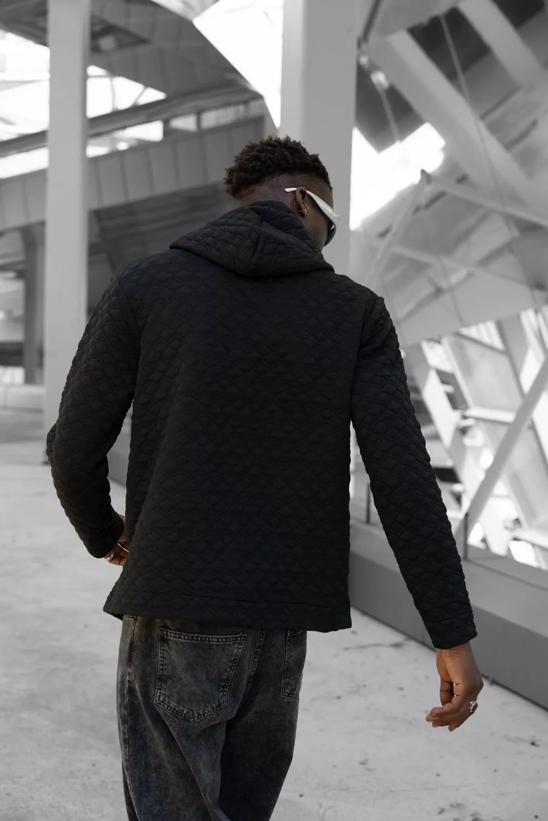 Melns kapučjakas rombs