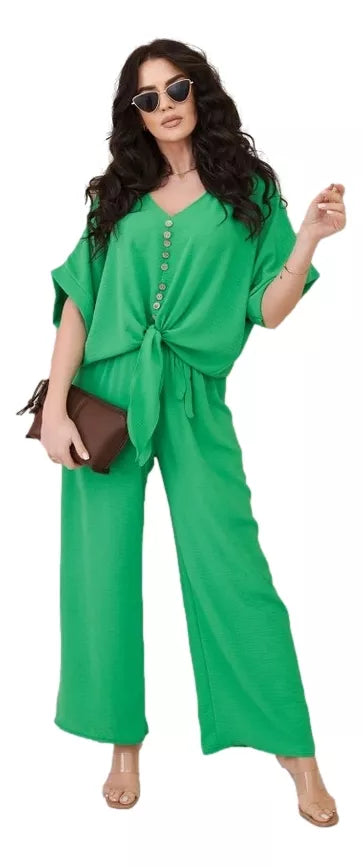 Sieviešu gaiši zaļš komplekts folk stilā 