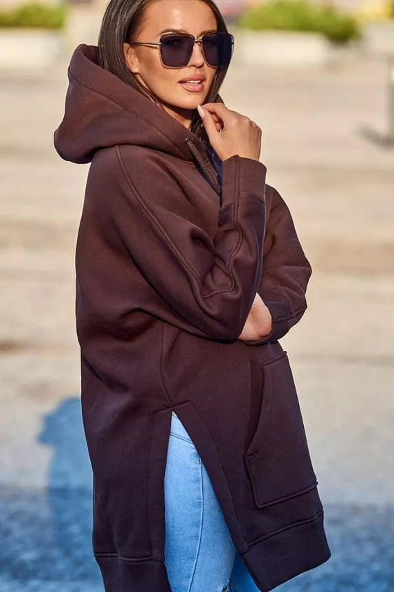 Sieviešu brūns kapučjakas džemperis vīna krāsā