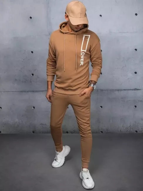 Vīriešu brūns uzvalks Over