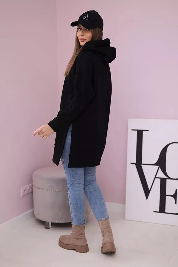 Sieviešu melns kapučjakas džemperis vīna krāsā