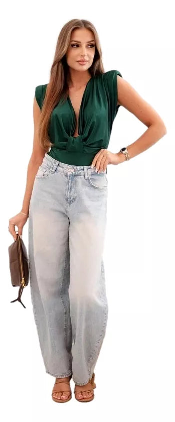 Sieviešu blūze zaļā krāsā ar dziļu kakla izgriezumu Ana 