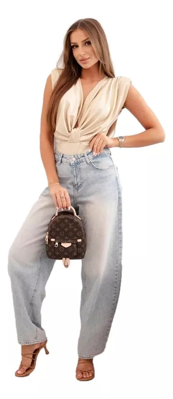 Sieviešu blūze brūnā krāsā ar dziļu kakla izgriezumu Ana