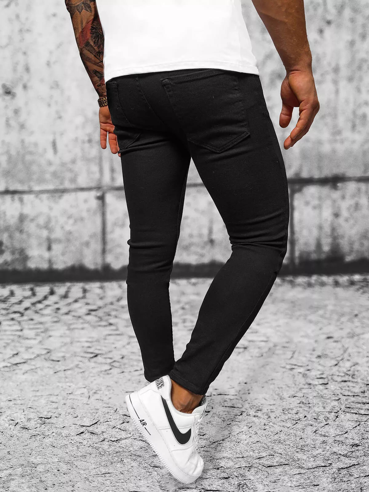 Džinsas melnā krāsā Suran