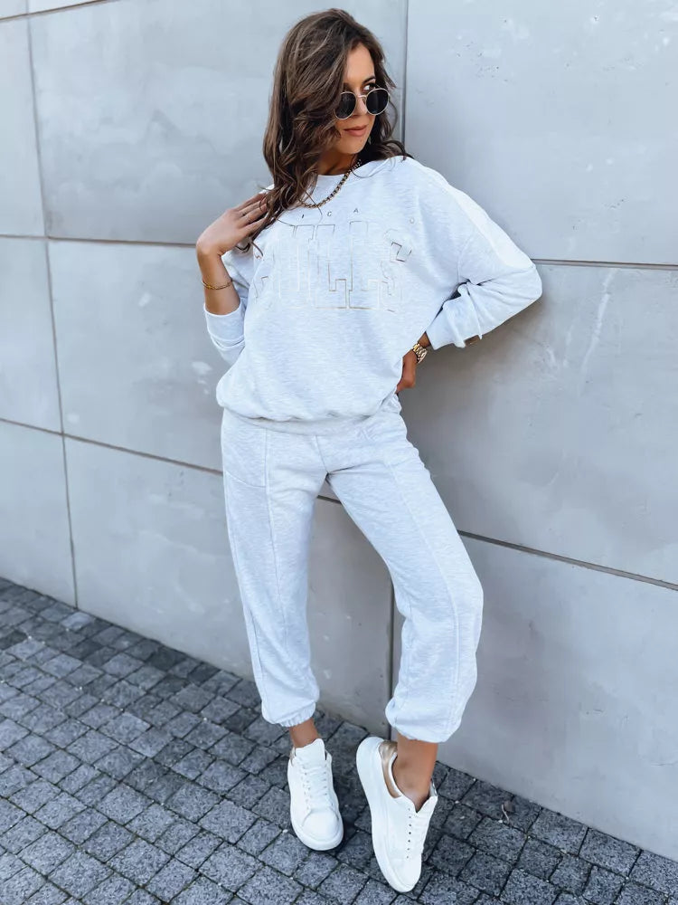 Gaiši pelēks komplekts Buļļi