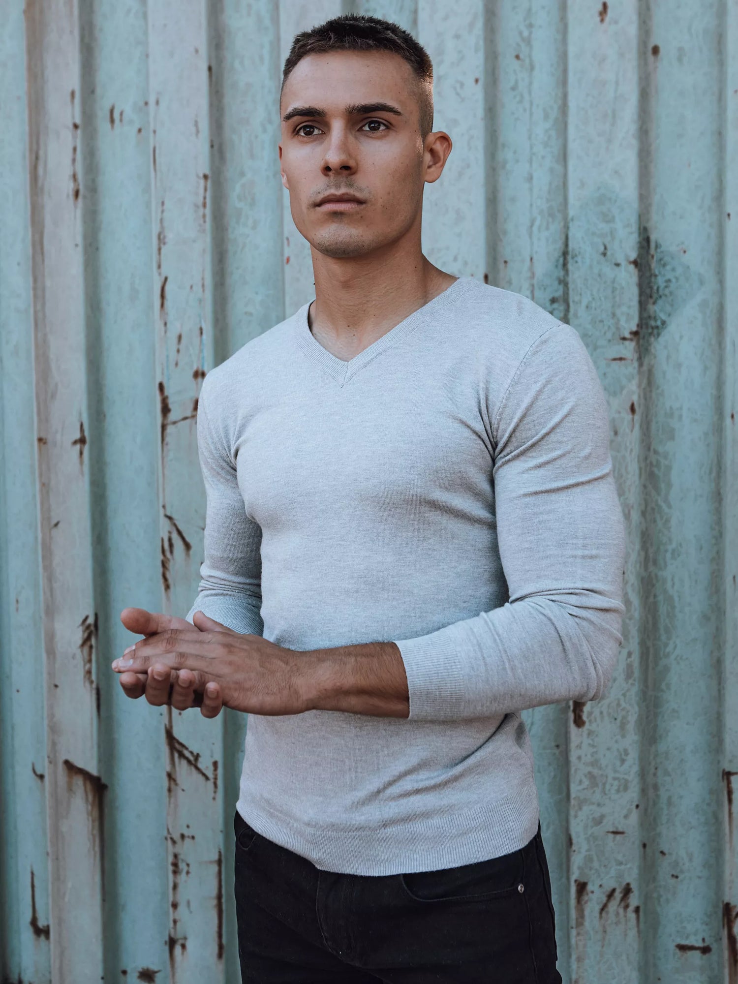 Gaiši pelēks vīriešu džemperis Henri