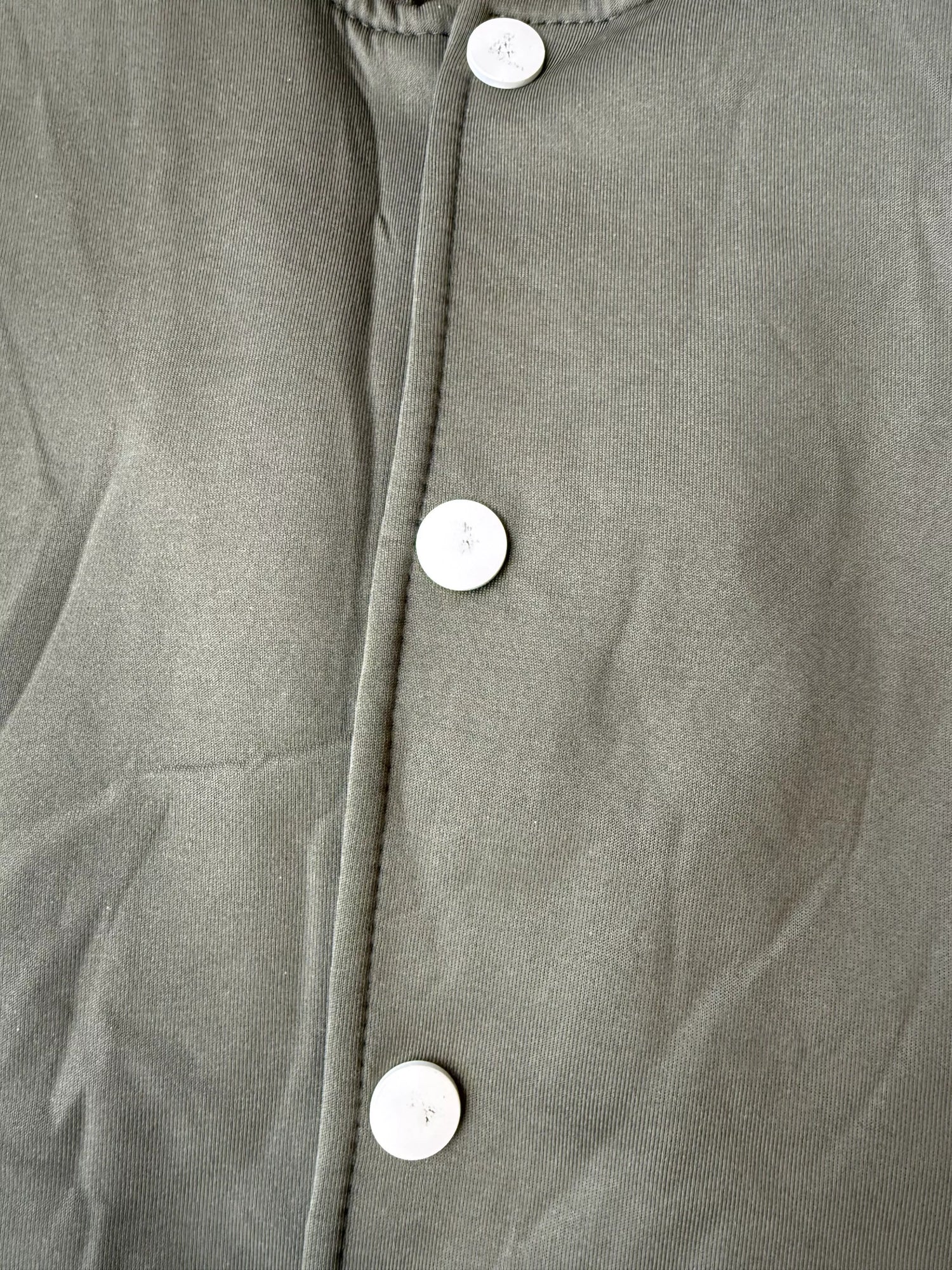 Vīriešu uzvalks haki krāsā ar nelielu defektu, zīmols Styven.