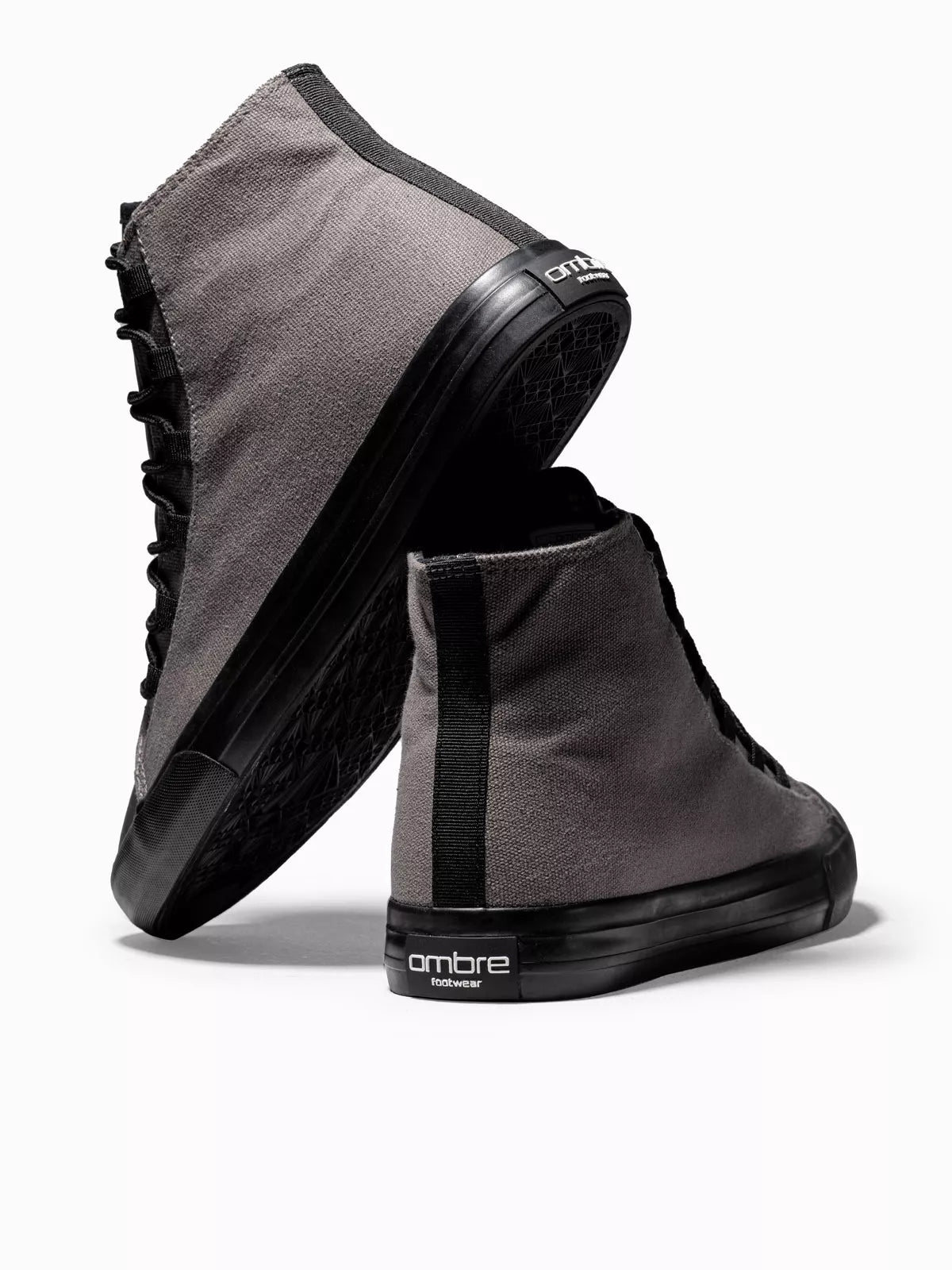 Pelēkas vīriešu laiviņas Sneki 