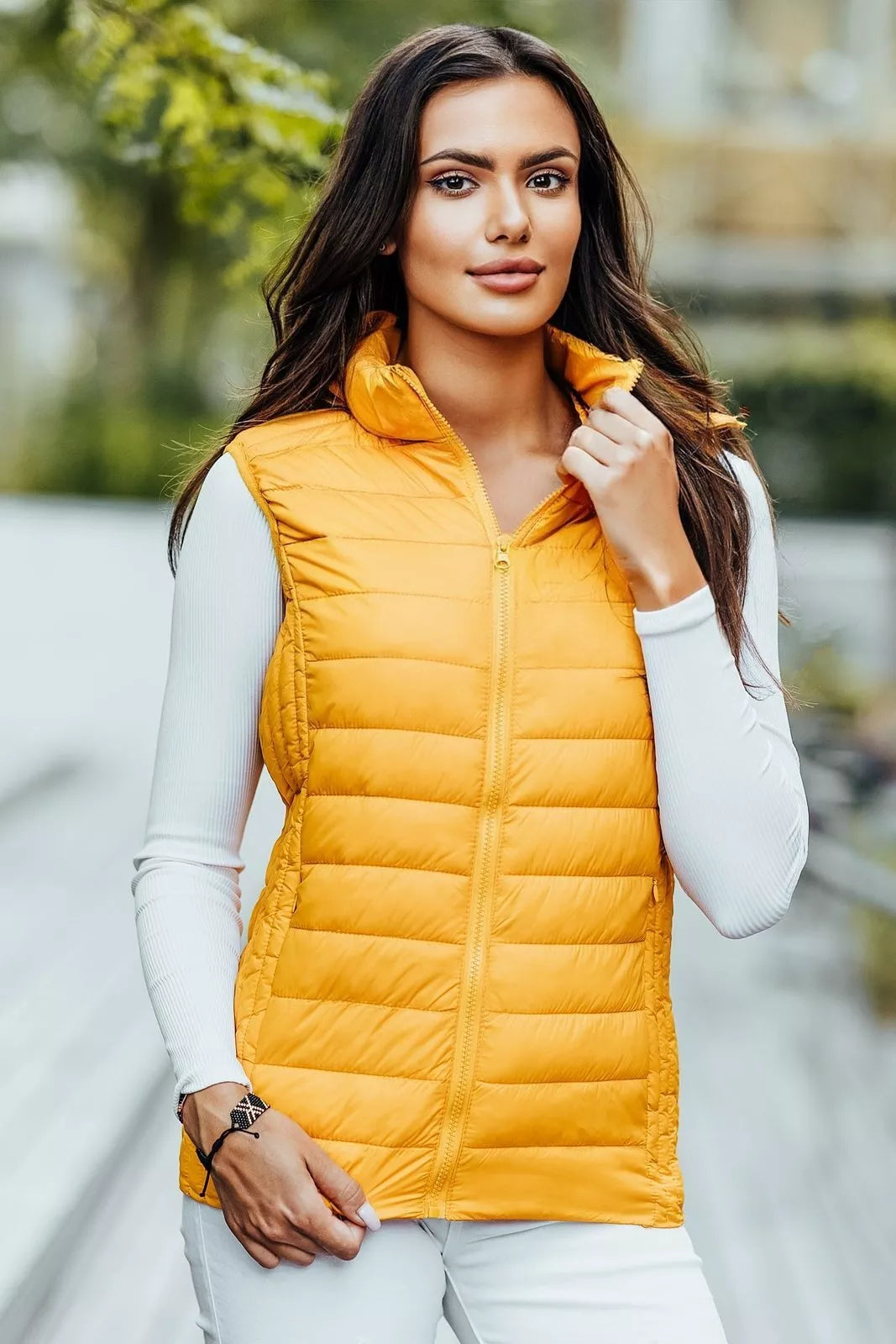 Tumši dzeltena veste Džūlija