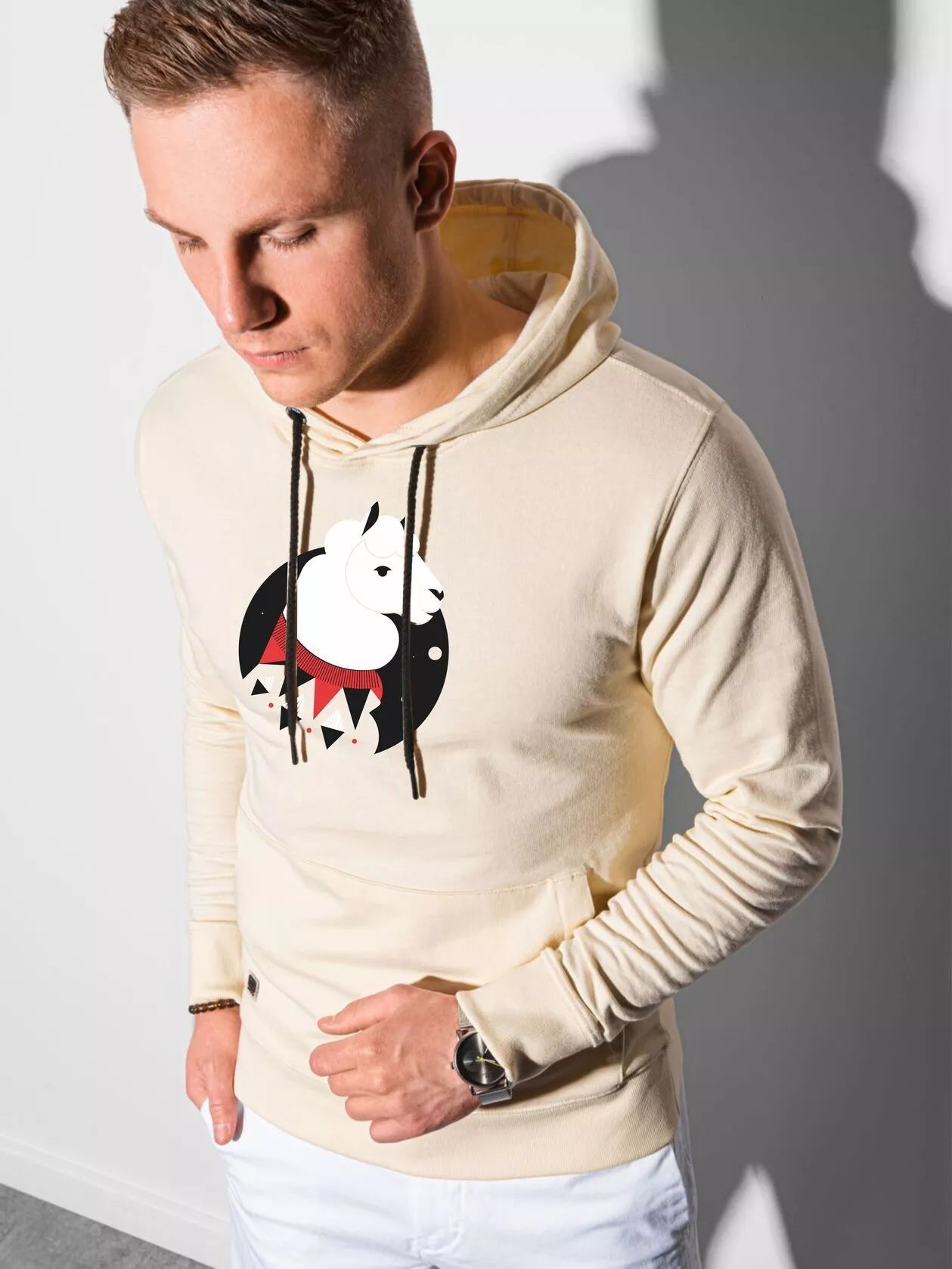 Dzeltenīgs sporta krekls ar kapuci Lama 