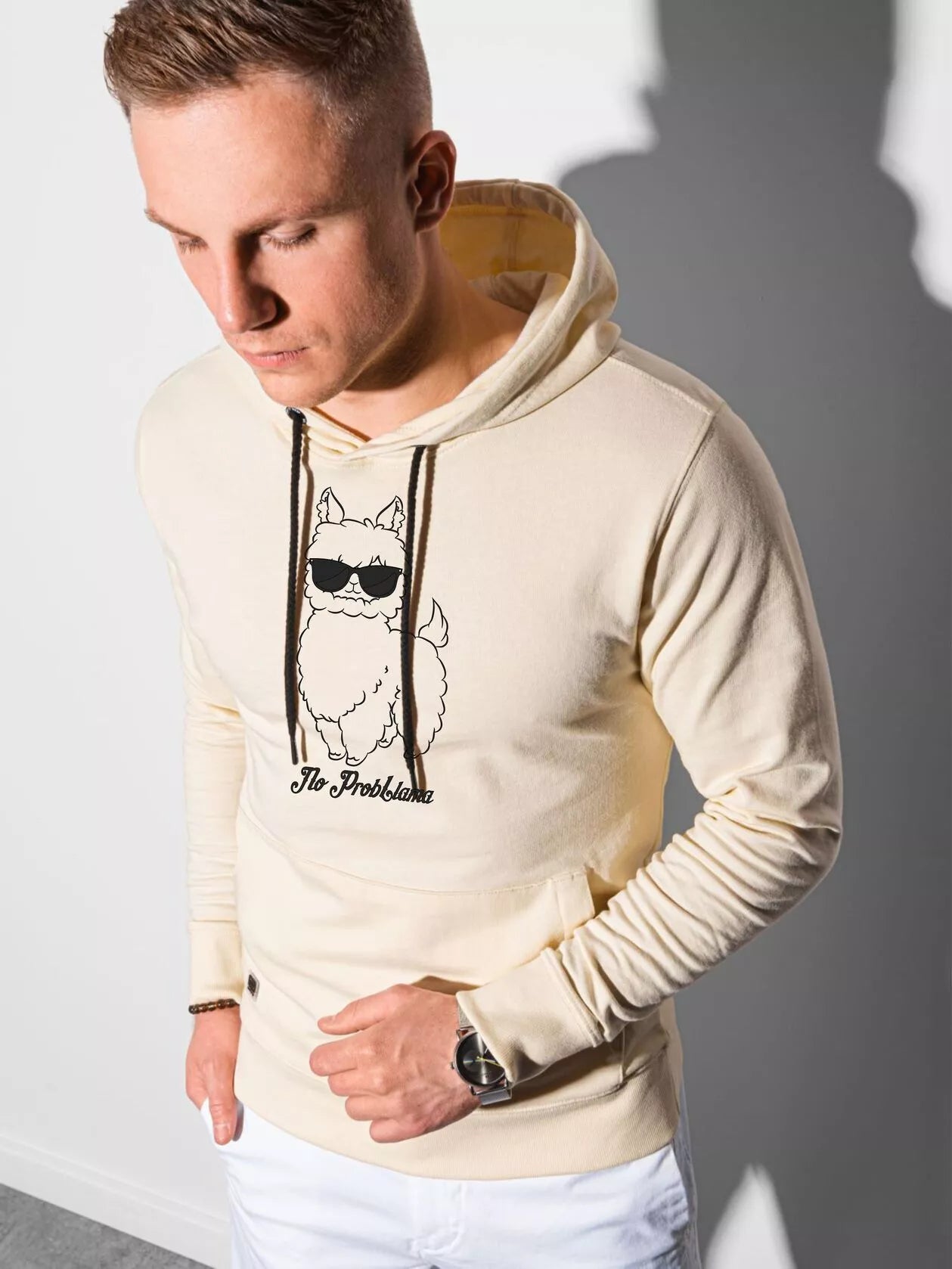 Dzeltens kapučjakas džemperis No ProbLlama 