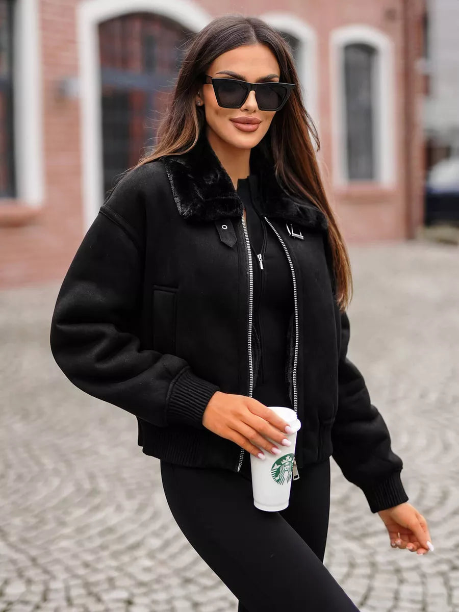 Melna jaka ar melnu kažokādu Rediģēt