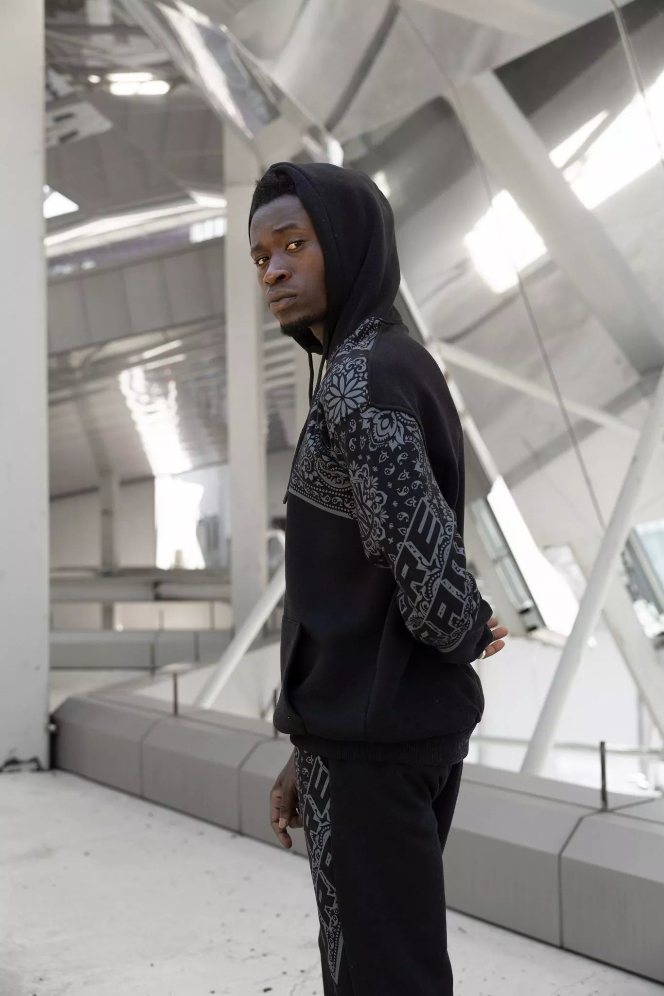 Melns vīriešu brīvā laika uzvalks Margis