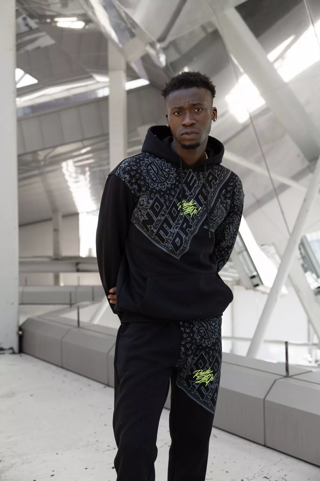 Melns vīriešu brīvā laika uzvalks Margis