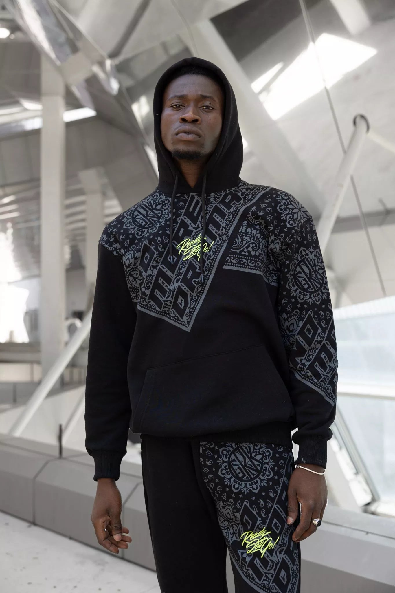 Melns vīriešu brīvā laika uzvalks Margis