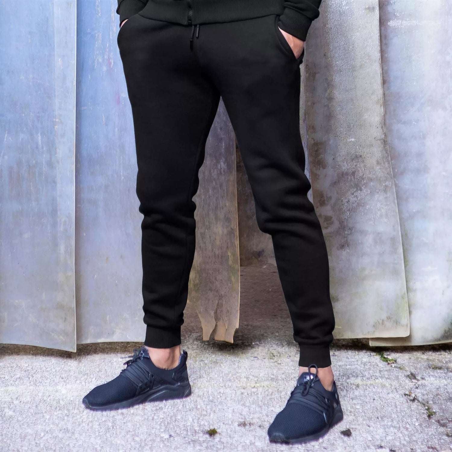 Melns sporta komplekts ar kapuci vīriešiem Take