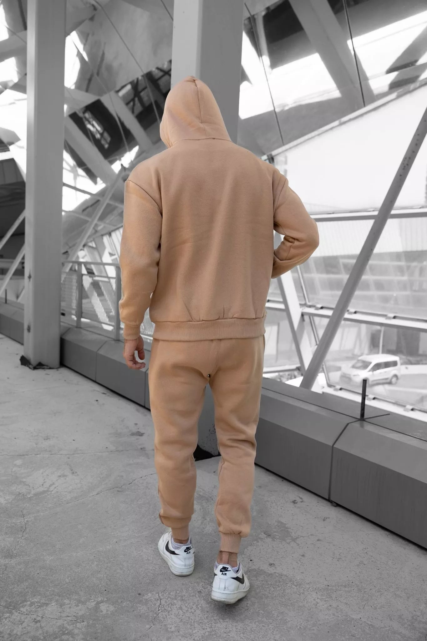 Gaiši brūns komplekts ar kapuci Zipos