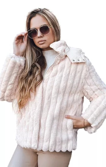 Sieviešu brūna kažokādas jaka ar kapuci Marly