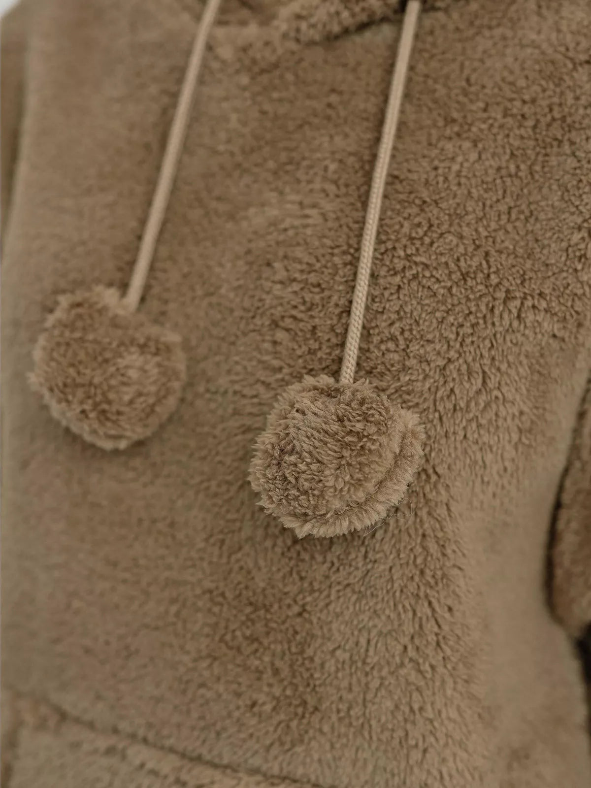 Sieviešu brūns kapučjakas Nara