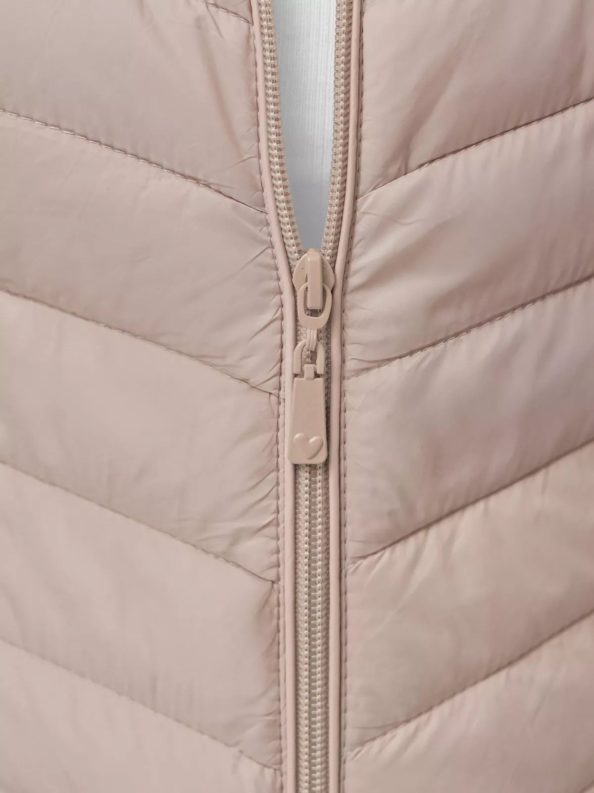 Sieviešu brūna veste ar kapuci Percy