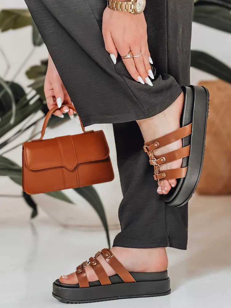 Sieviešu brūnas čības Platofi