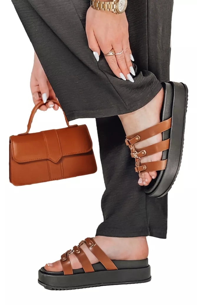 Sieviešu brūnas čības Platofi