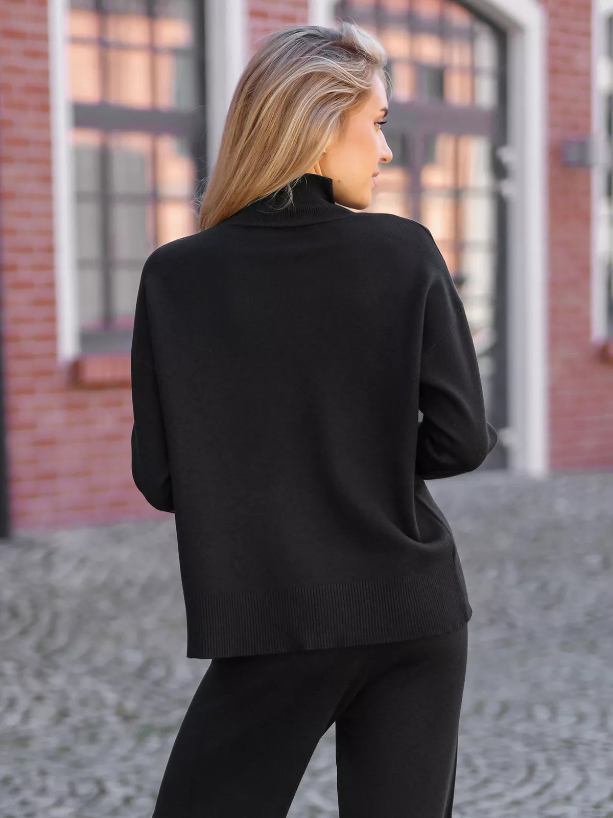 Sieviešu melns brīvā laika kostīms Maribel.