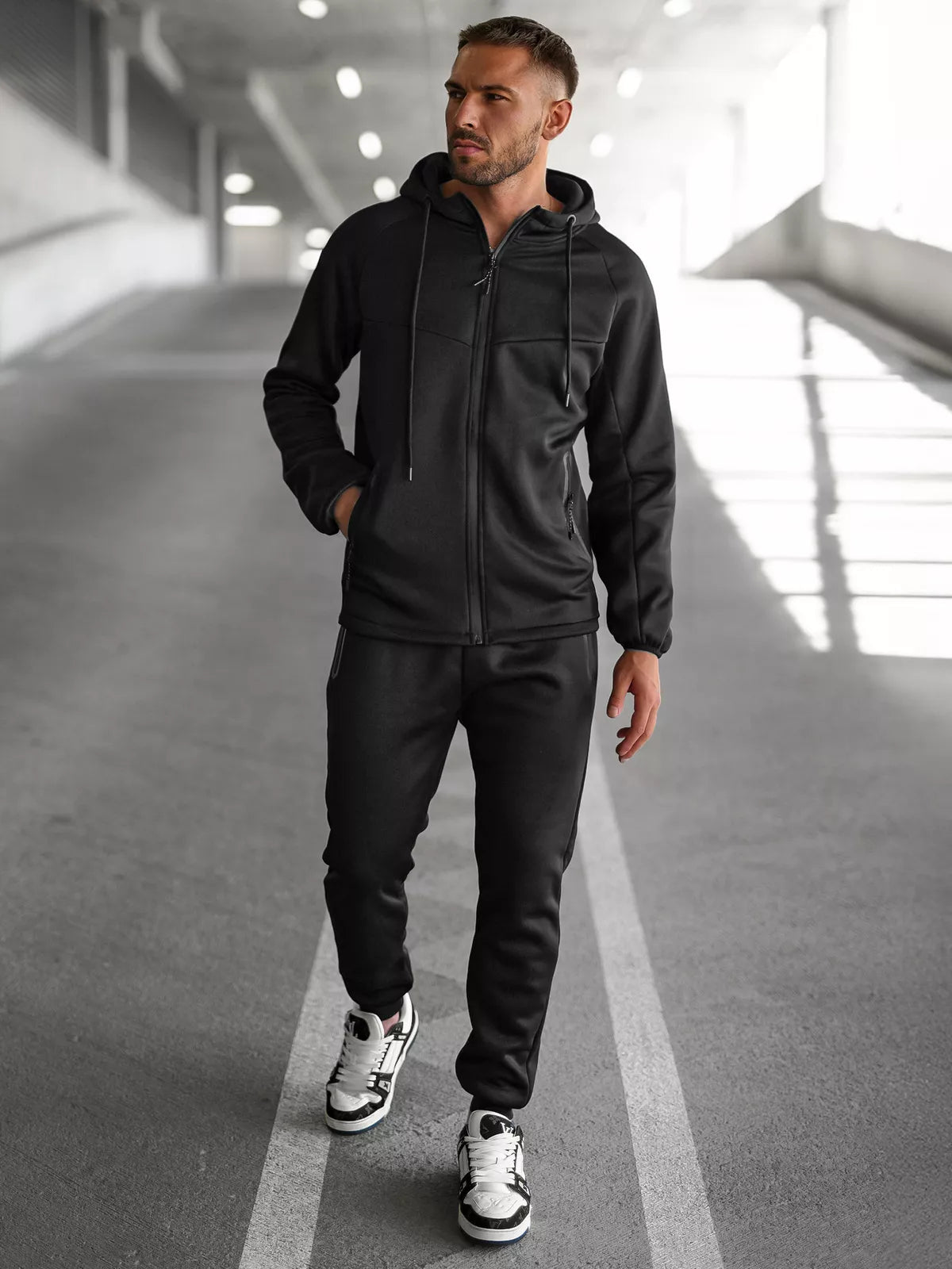 Vīriešu melns uzvalks Gibon