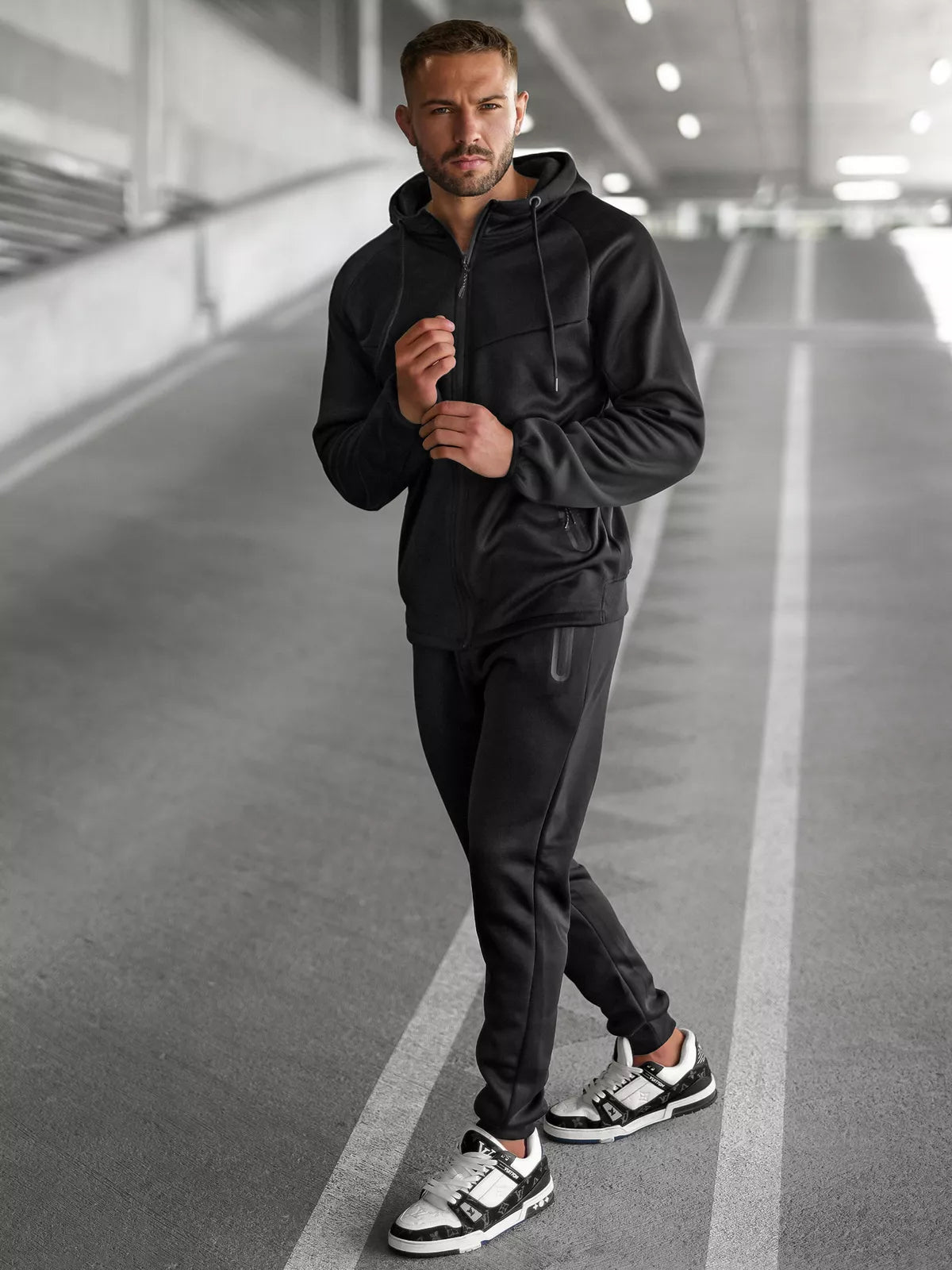 Vīriešu melns uzvalks Gibon